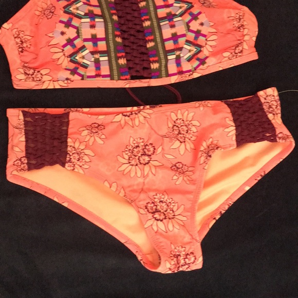 Time And Tru High Neck Bikini Set M (8-10) - Picture 9 of 10